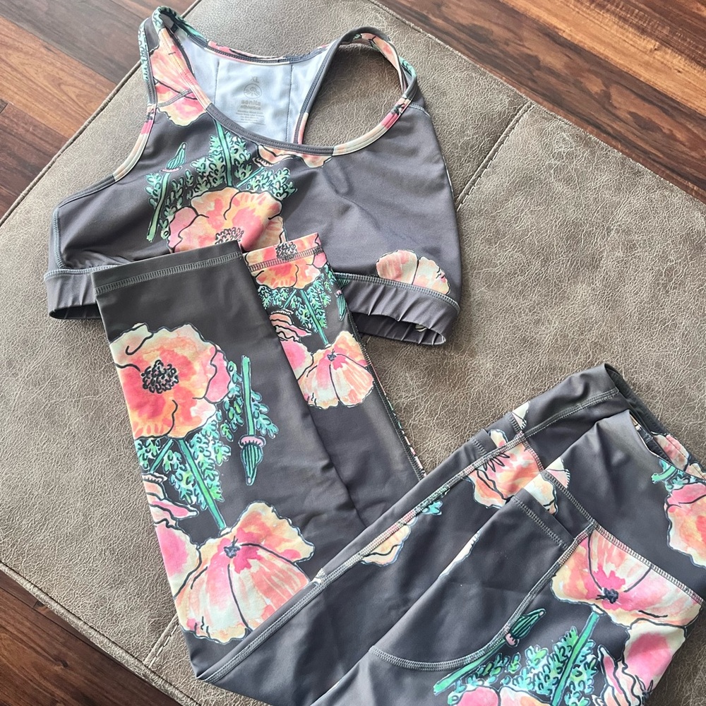 Work out bra and capri leggings
